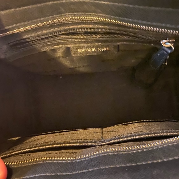 MICHAEL KOHRS HANDBAG & WALLET - Picture 13 of 16